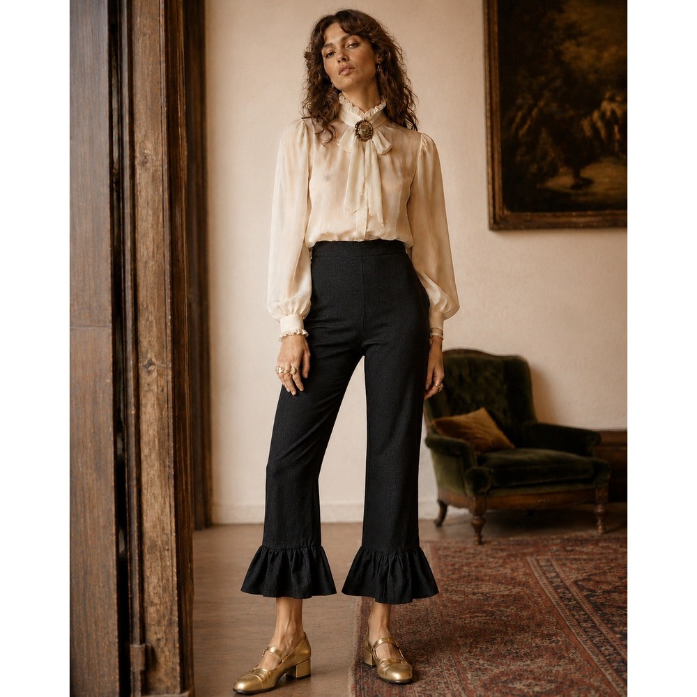 Gucci FW 2015 Alessandro Michele Runway Black Silk Size S 4 Ruffle Hem Pants